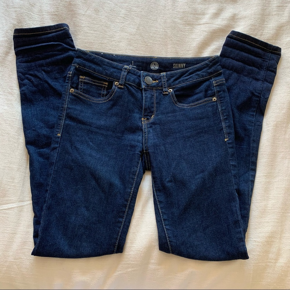 So skinny jeans dark wash SZ 1 stretch